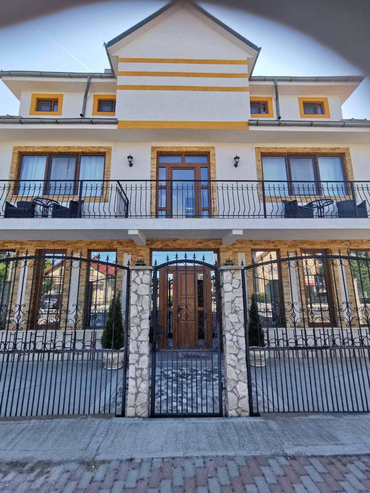 Hotel Casa Ellamy Două Mai Exterior foto